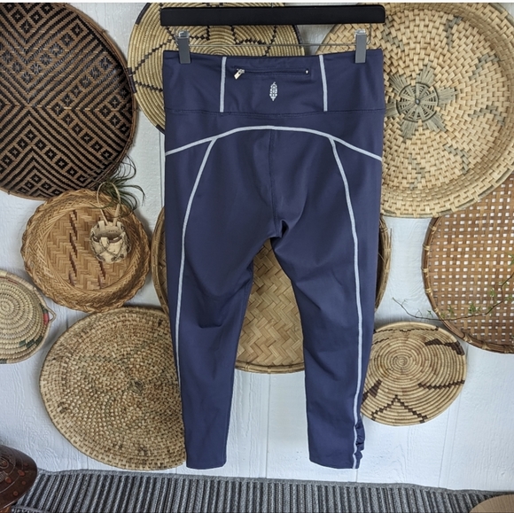 Free People Medium FP Movement You're A Peach Leggings Blue Stretchy Athletic - Picture 3 of 15